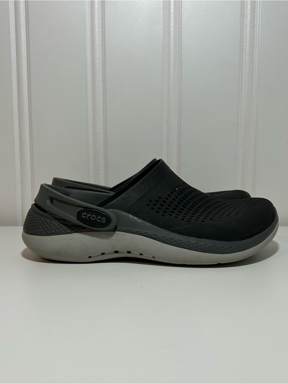 CROC literide 360 Black and Gray Slip-On Clog with Heel Strap